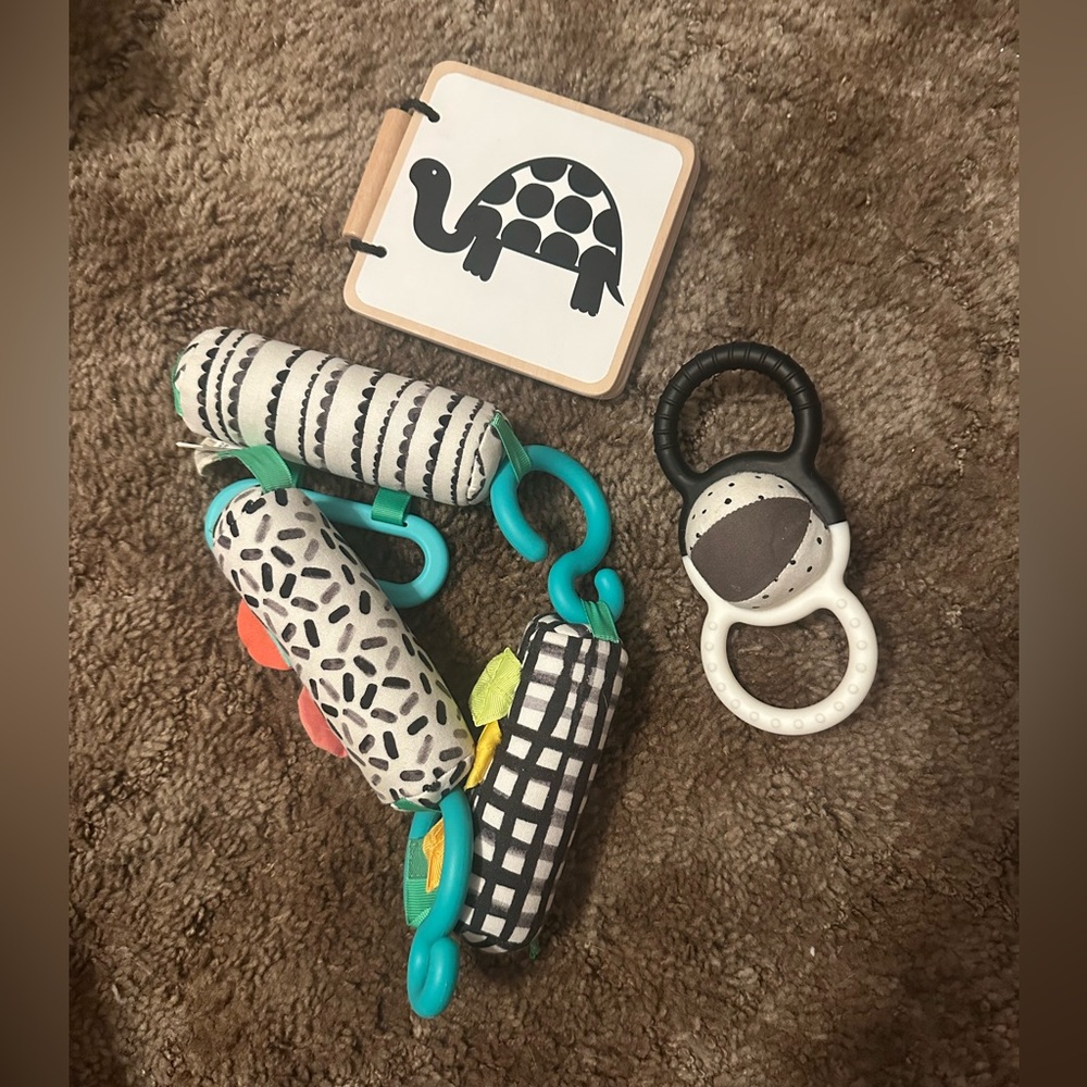 Lovevery Looker playkit assortment